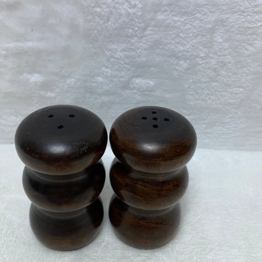 Vintage Wood Salt and Pepper‎ Shakers Hourglass Farmhouse Kitchen Decor